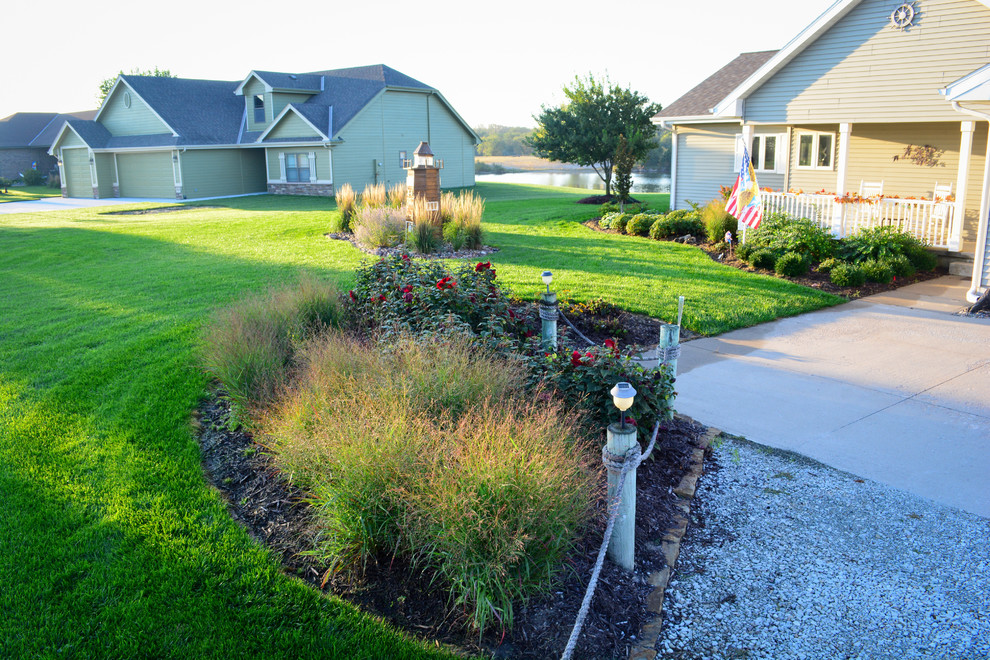 Inspiration for a rustic home design remodel in Omaha