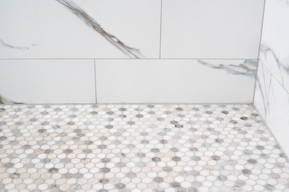 Example of a large trendy master white tile and porcelain tile porcelain tile, white floor and double-sink bathroom design in DC Metro with shaker cabinets, gray cabinets, a two-piece toilet, gray walls, an undermount sink, quartz countertops, a hinged shower door, white countertops, a niche and a freestanding vanity
