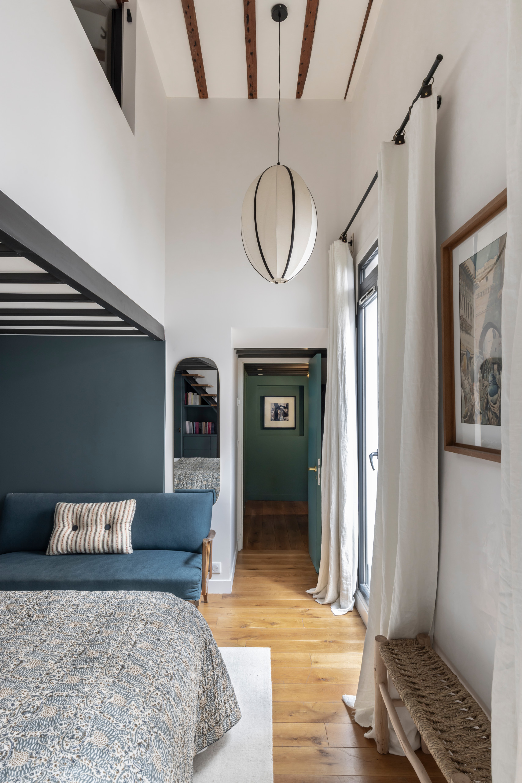 Réinvention d’un loft familial atypique de 130 m² à Paris 10e