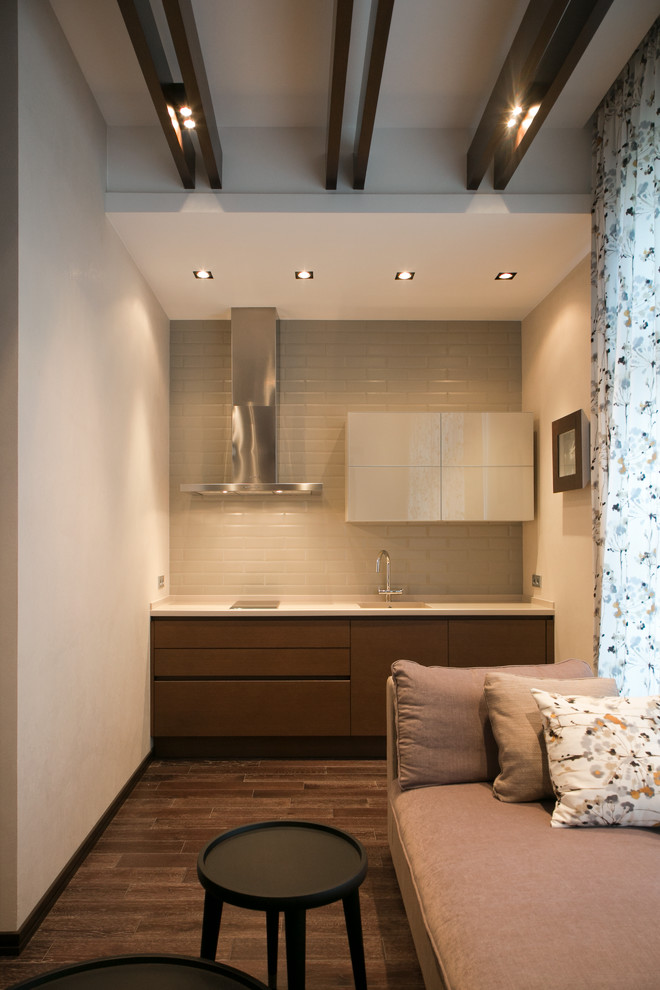 Вспомогательный дом с бассейном