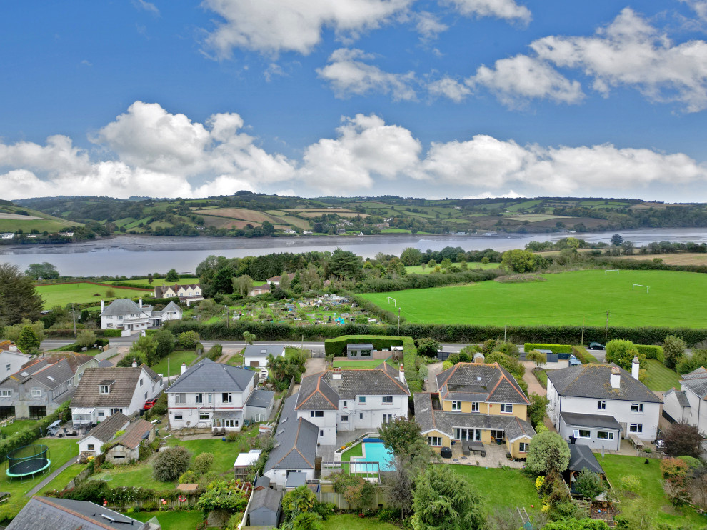Styling of an open plan family home with river view