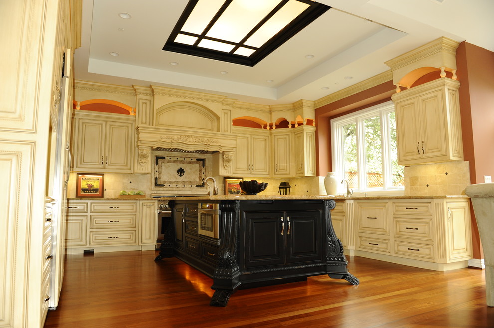 Kitchen - transitional kitchen idea in San Francisco