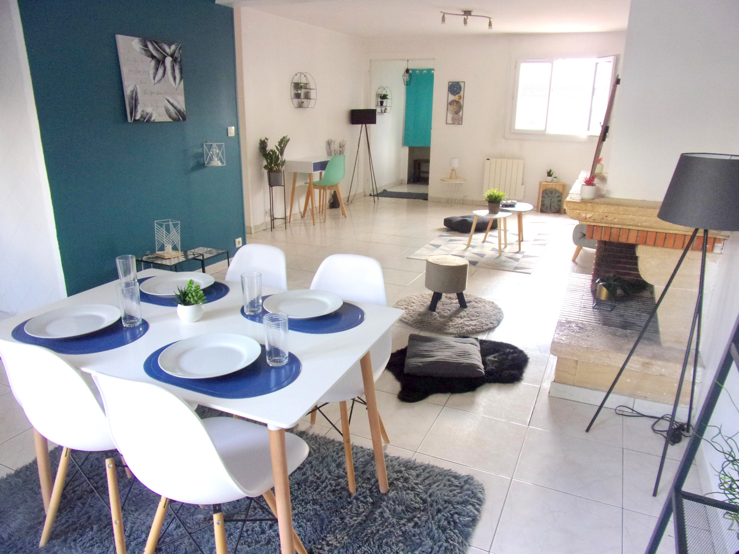 Home staging salon et cuisine "maison triangle"