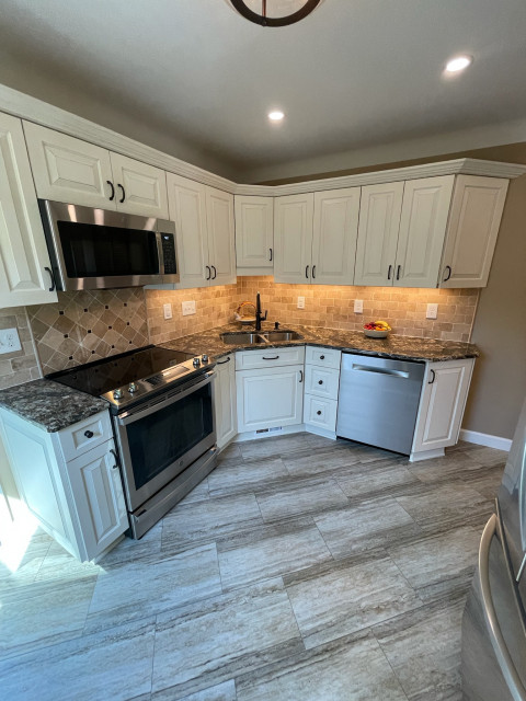 Full Kitchen Remodel trendy-koekken