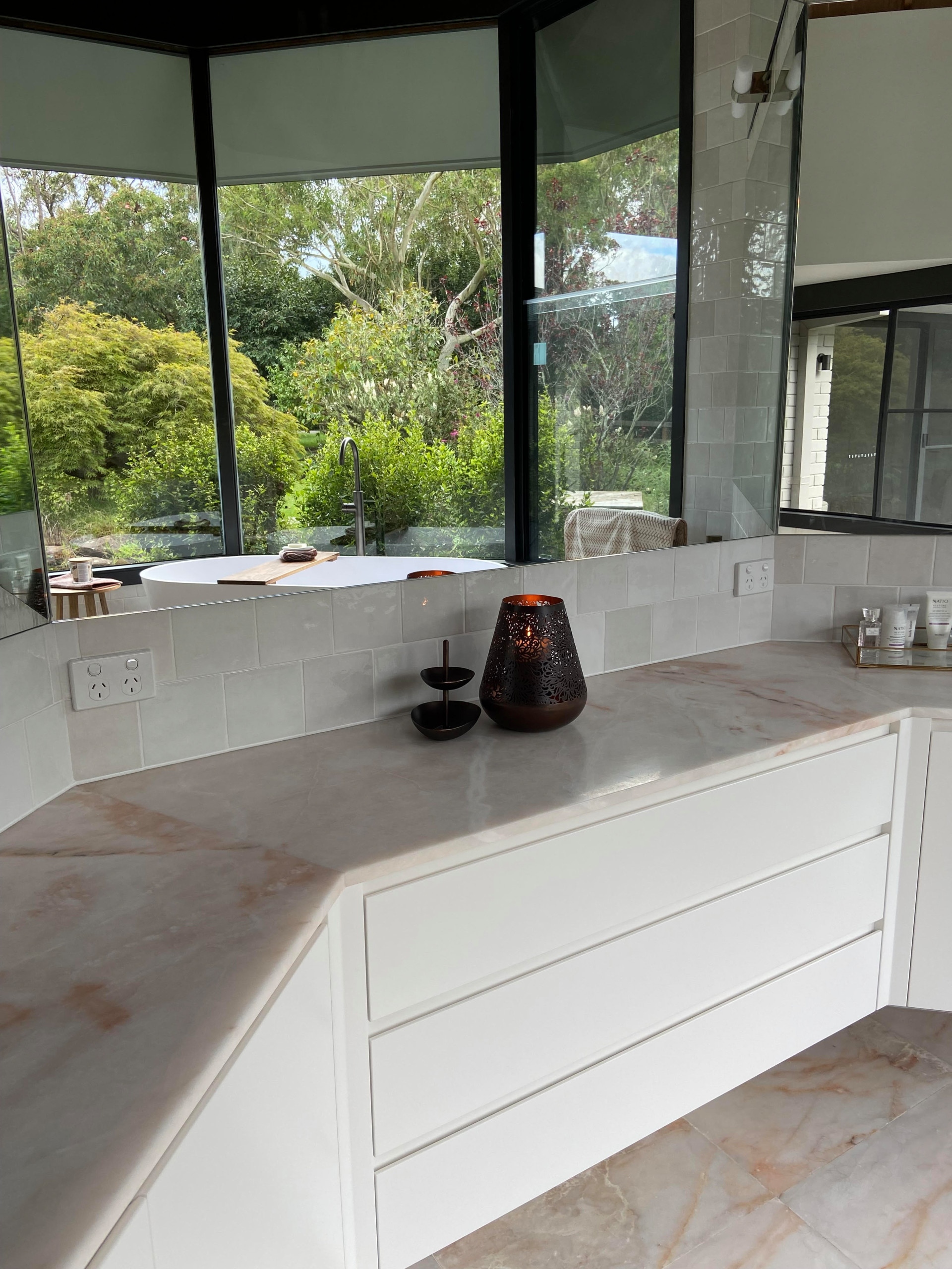REBUILD OF A GRAND  BATHROOM