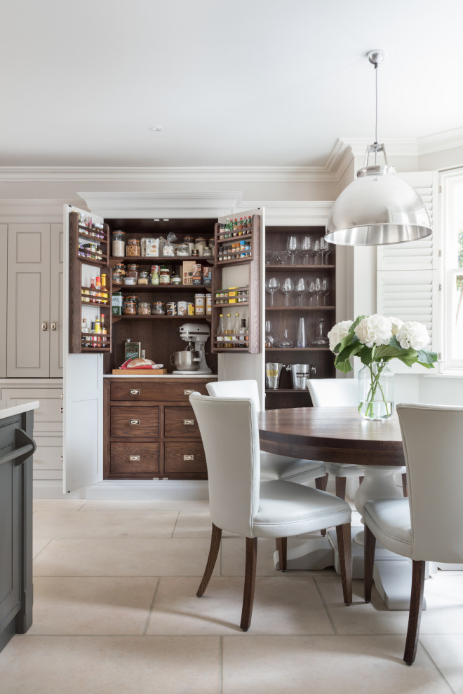 Design ideas for a traditional kitchen in London.