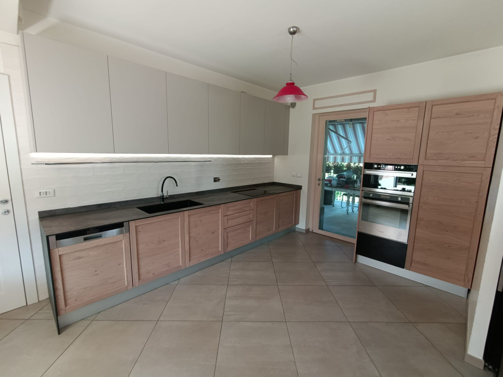 Restyling Cucina Ante Telaio Rovere Nodato/Mandorla e Top HPL