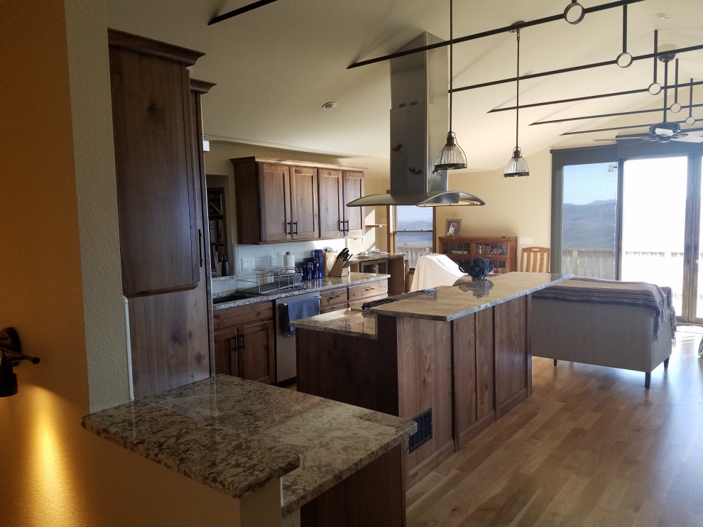 Home design - rustic home design idea in Denver