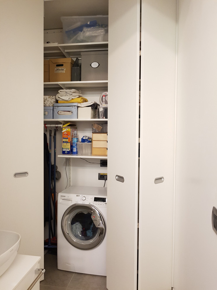 This is an example of a modern laundry room in Milan.