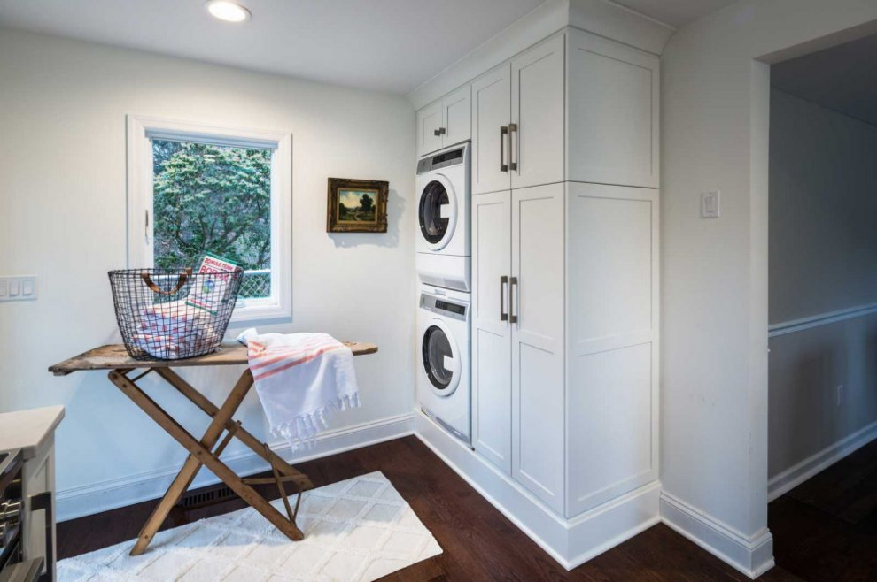 Laundry room - transitional laundry room idea