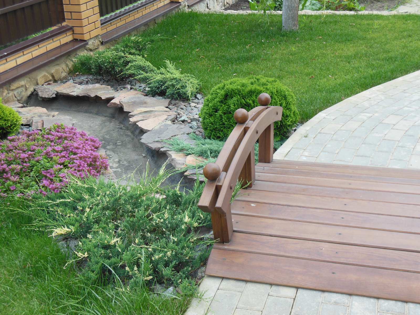 ДВОР В КРИУШАХ