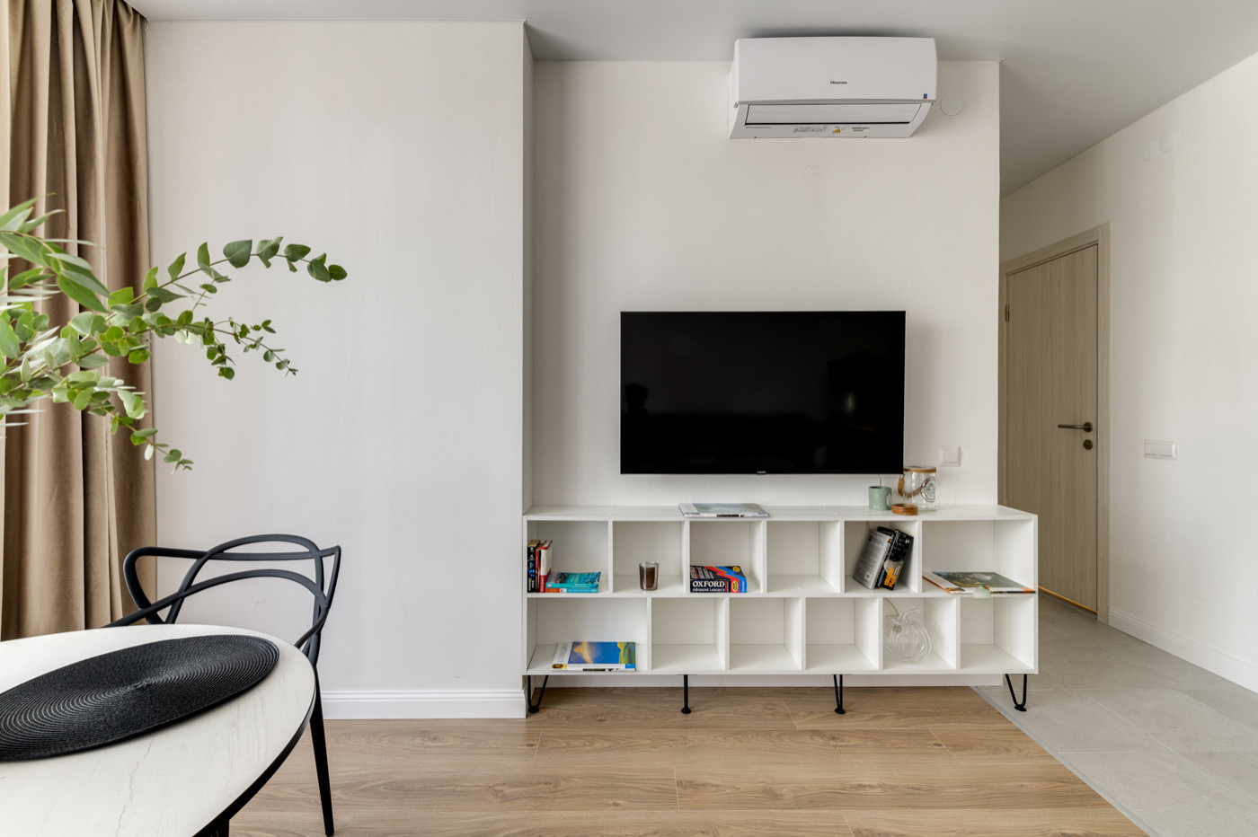 Light one bedroom apartment