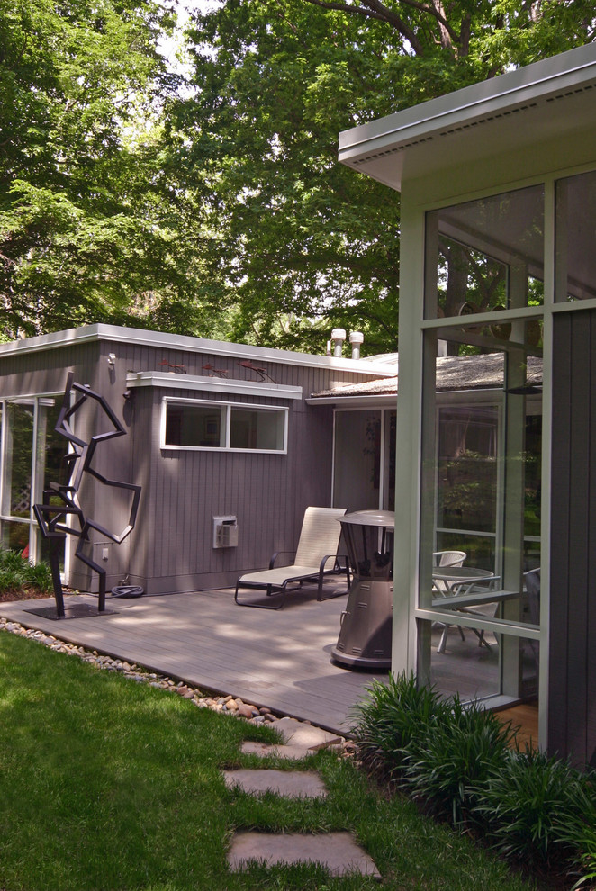 Inspiration for a midcentury patio in DC Metro.