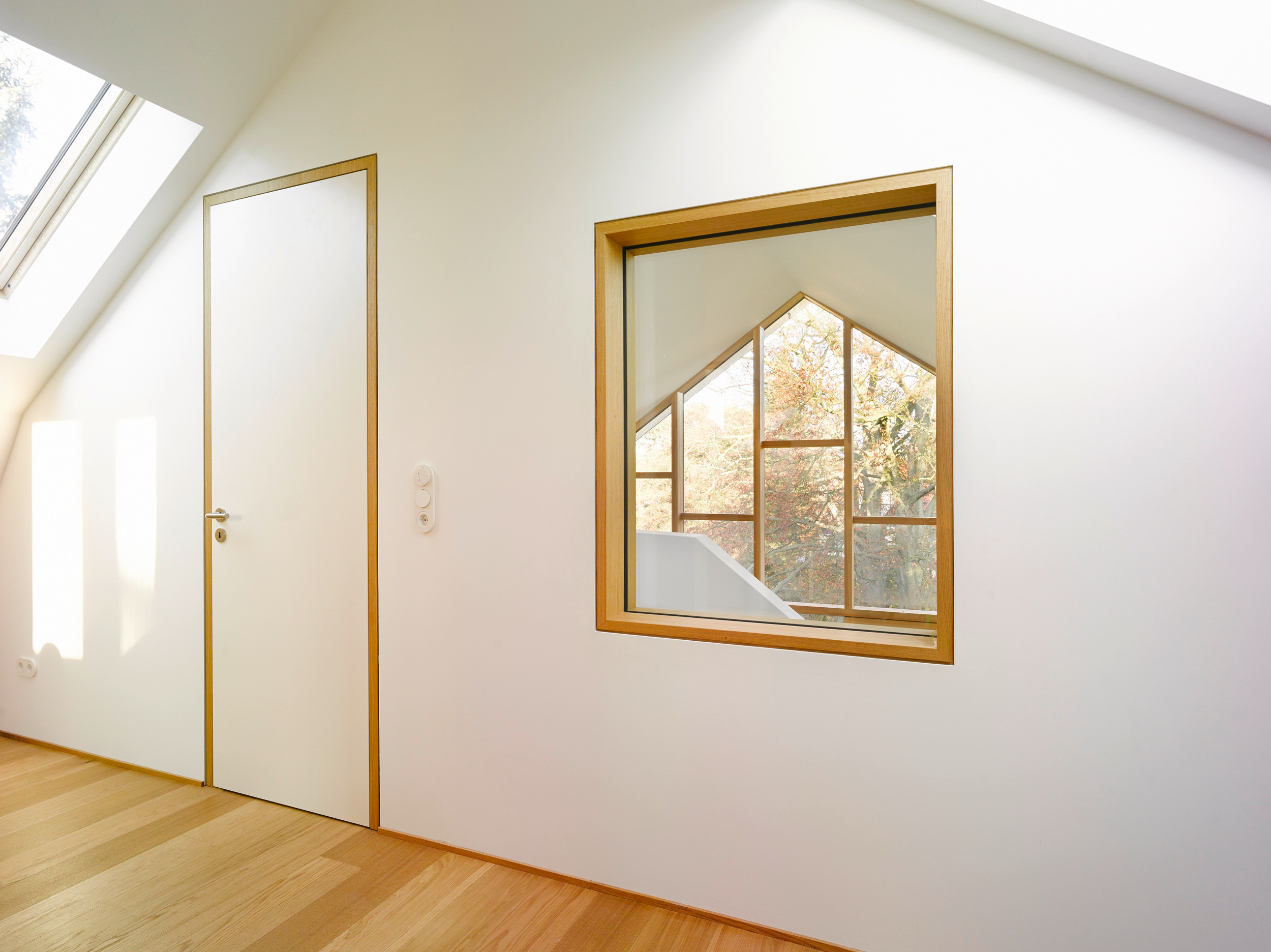 S82 - ein modernes Baumhaus