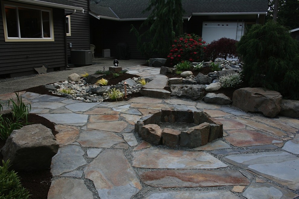 This is an example of a traditional patio in Seattle.