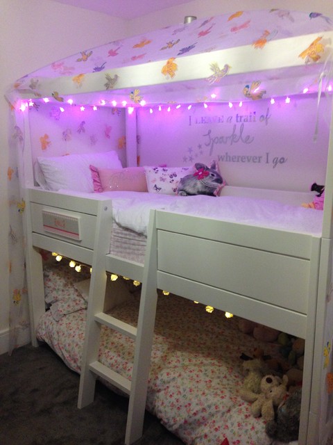 girls four poster bed