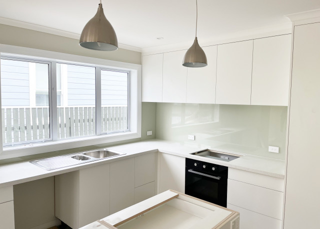 Back-Painted (Solid Colour Splashbacks) contemporaneo-cocina