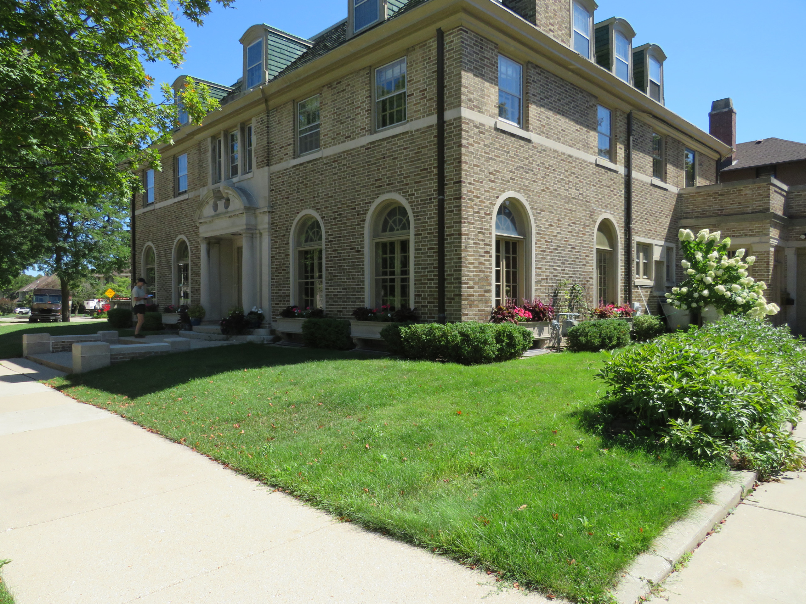 Traditional Landscape Makeover - Milwaukee, WI