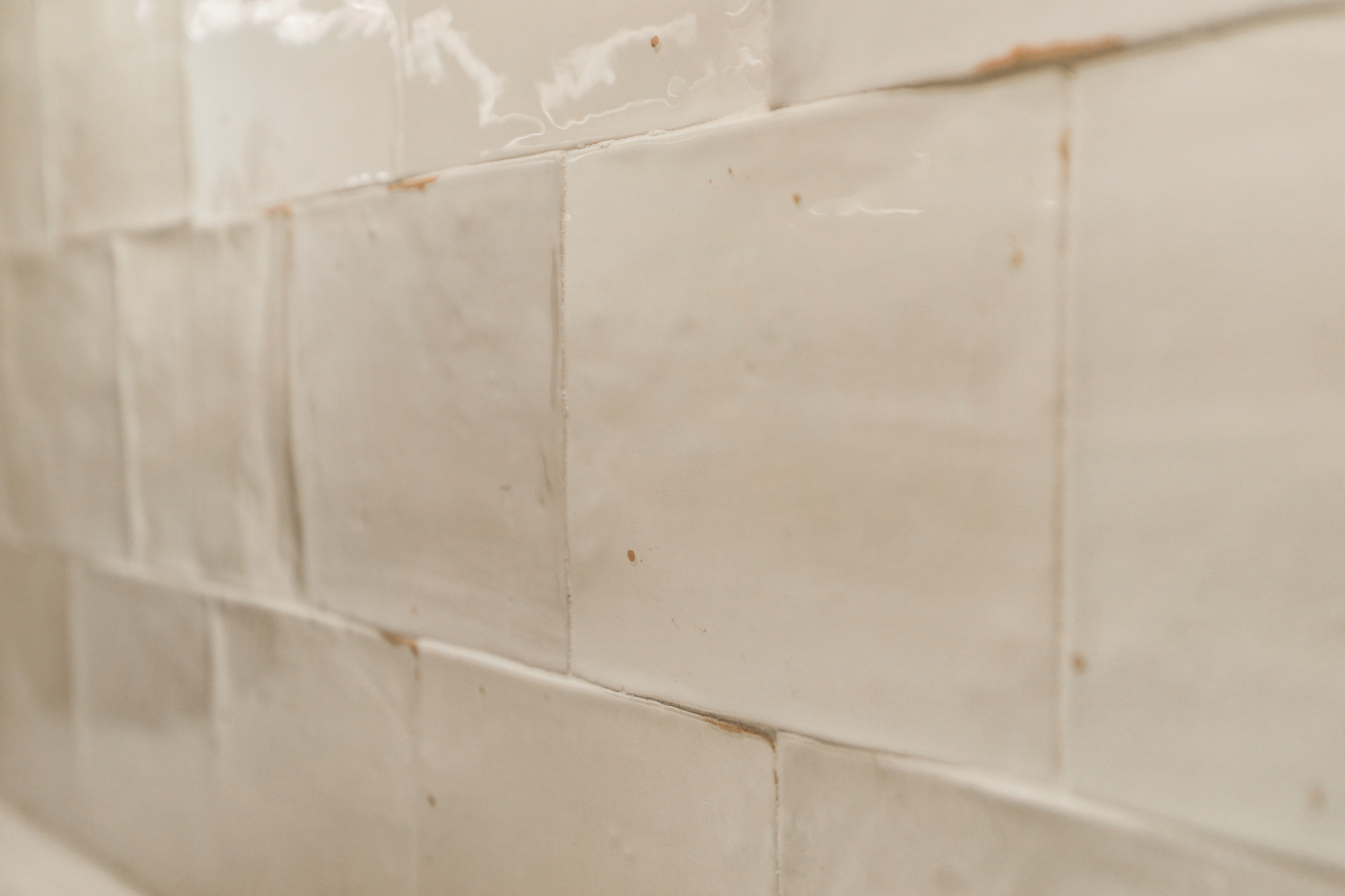Square Tumbled White Tile Backsplash