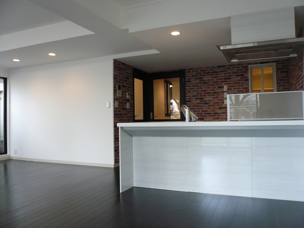 東京都下にあるアジアンスタイルのおしゃれなリビングの写真