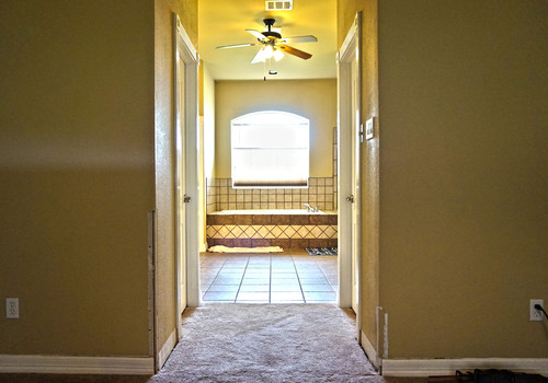 Master Bathroom No Door talk about privacy! no door to master bath entry! Master Bathroom No Door talk about privacy! no door to master bath entry!