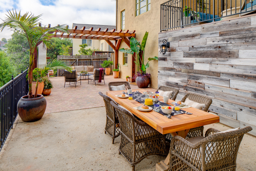 This is an example of a mediterranean patio in San Francisco.
