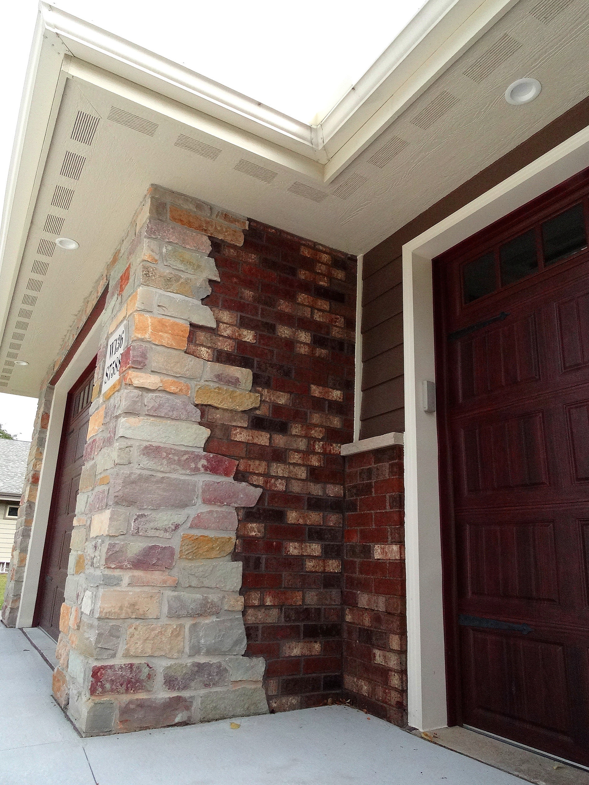Muskego Residence - Exterior and Sun Room Addition