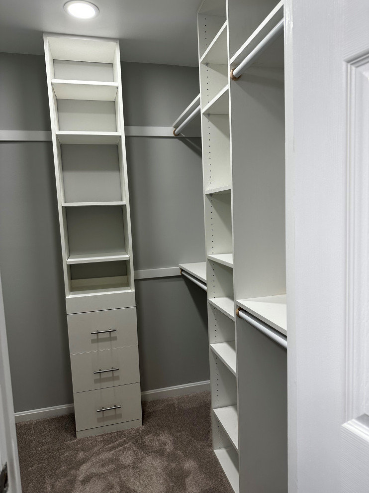 Example of a transitional closet design in DC Metro