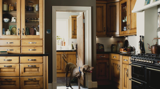 Hedingham Solid Oak Rustic Kitchen rustic-kitchen