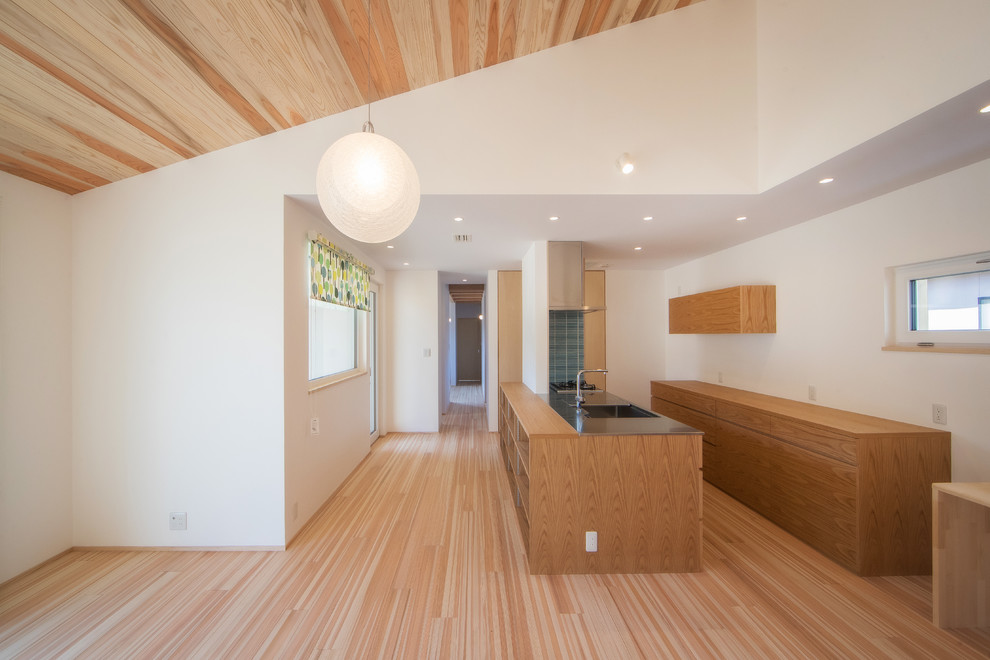 他の地域にあるおしゃれなダイニングの写真