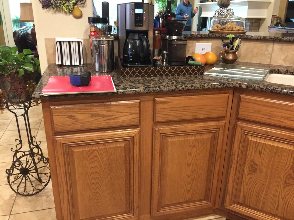 Bentley Manor - Kitchen Cabinets