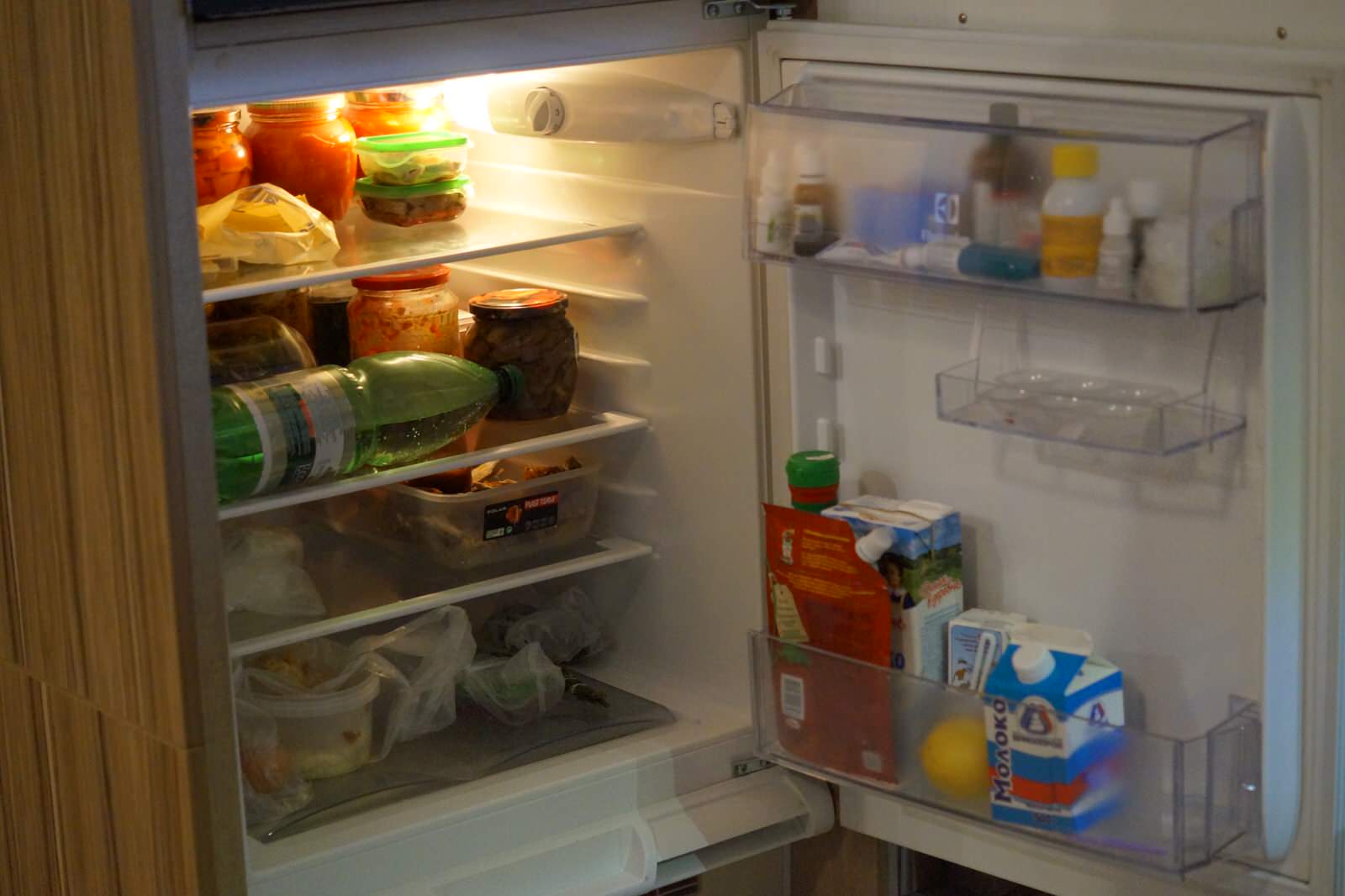 Однокомнатная квартира с кухней-гостиной 6м2 и стиральной машиной на кухне