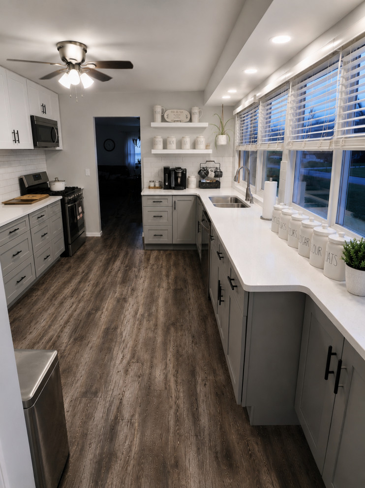 Jackson / White & Grey Shaker Kitchen