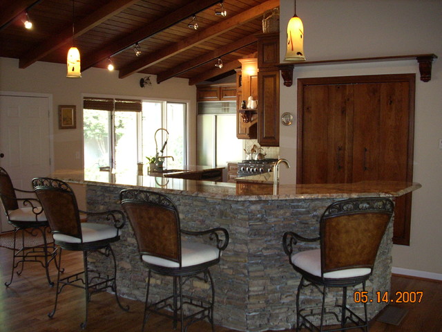 Rustic Cherry rustic-kitchen