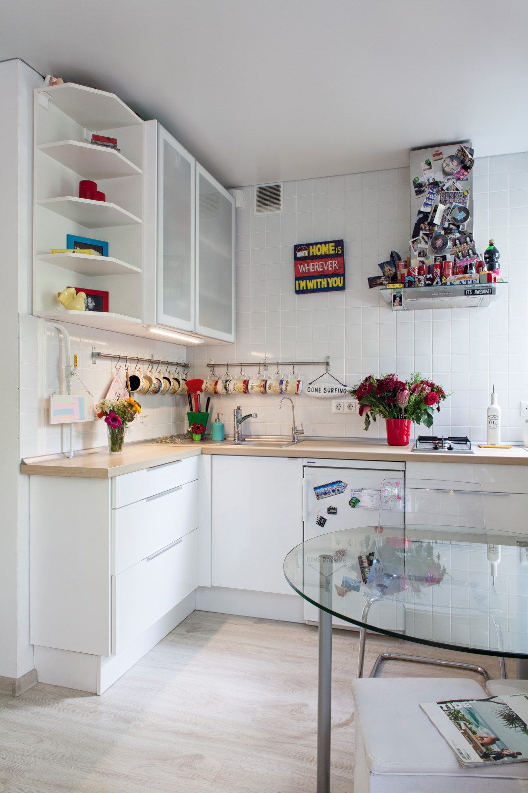 Небольшая, уютная квартира-студия.