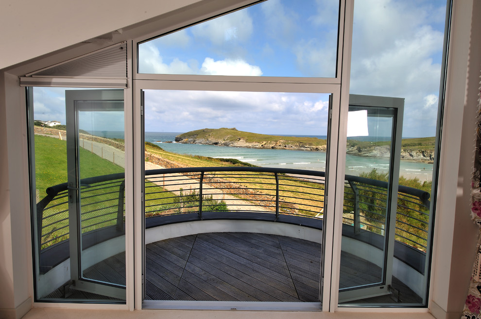 Photo of a beach style deck in Cornwall.