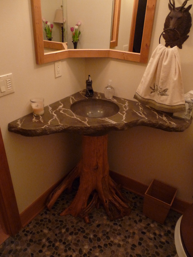 This is an example of an eclectic bathroom in Seattle.