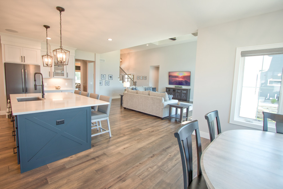 Home design - transitional home design idea