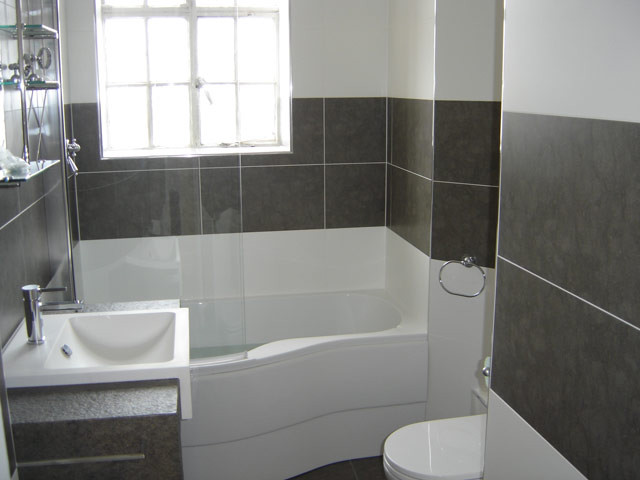 This is an example of a contemporary bathroom in Hampshire.