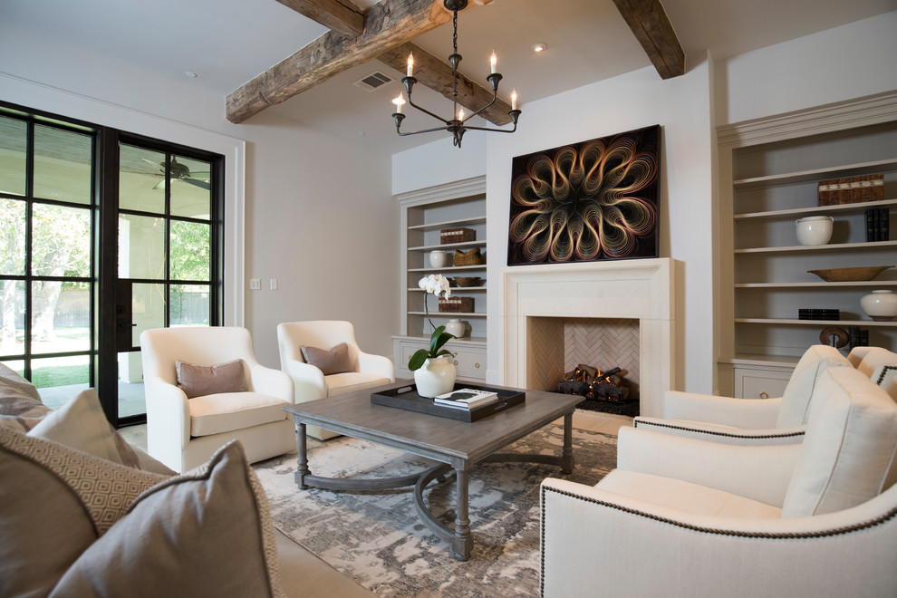 Example of a transitional home design design in Austin