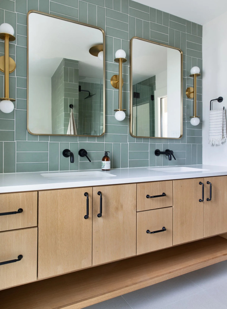 Идея дизайна: главная ванная комната среднего размера в современном стиле с зеленой плиткой, керамической плиткой и полом из цементной плитки