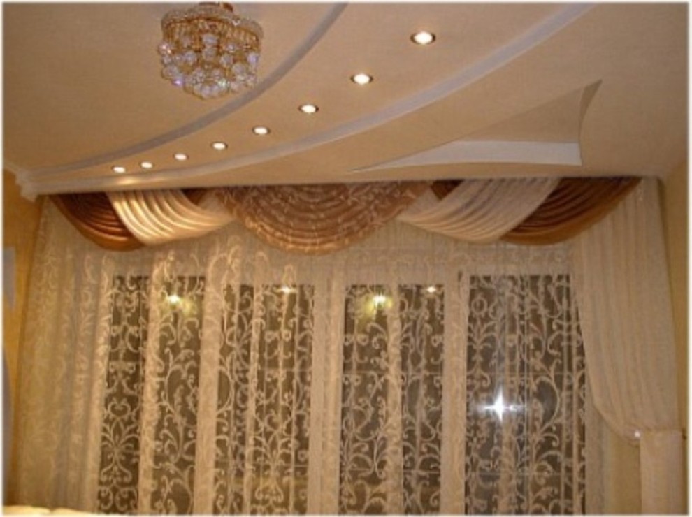 Шторы с ламбрекеном из легких тканей