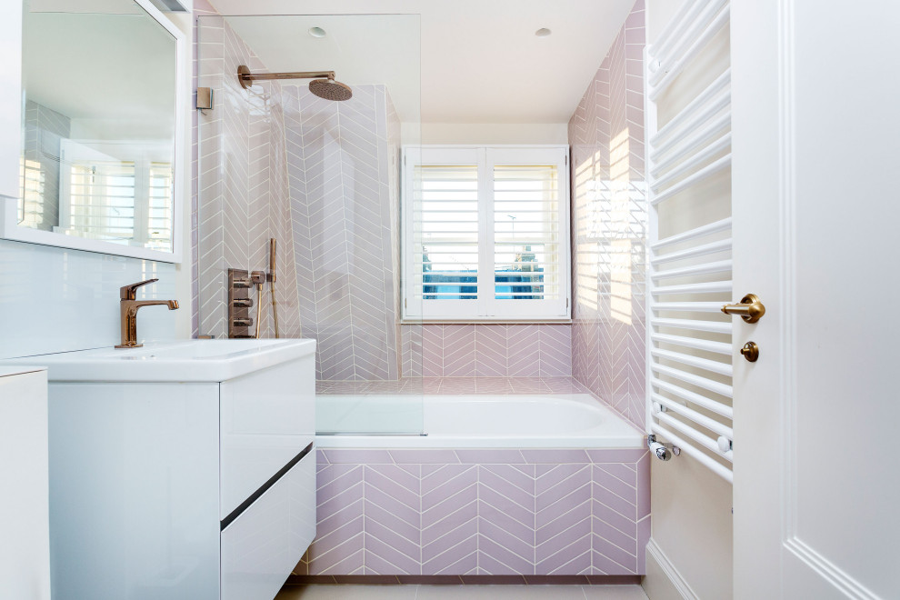 Inspiration for a bathroom remodel in London
