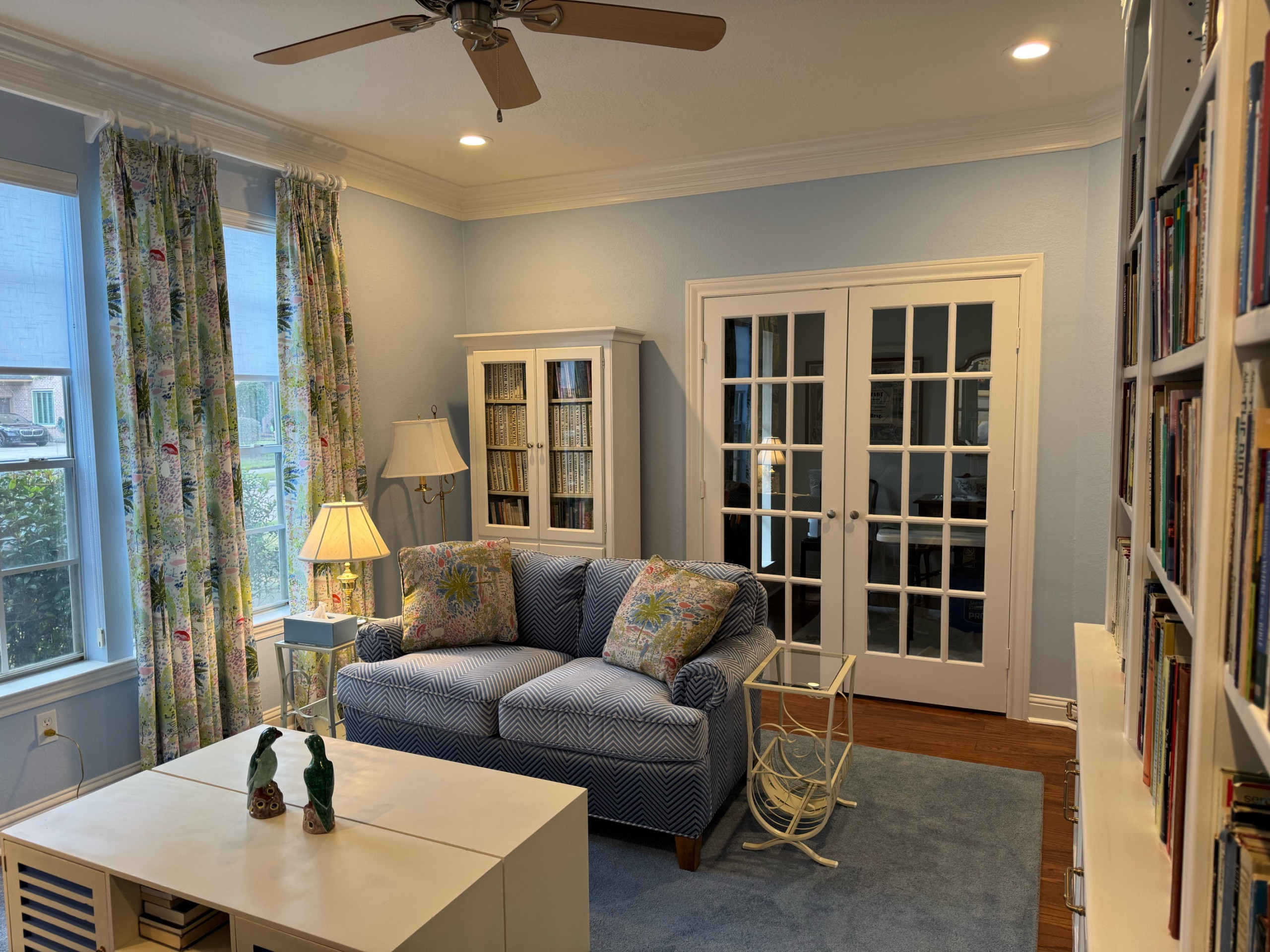 Transitional Living Room/Family Room/Study