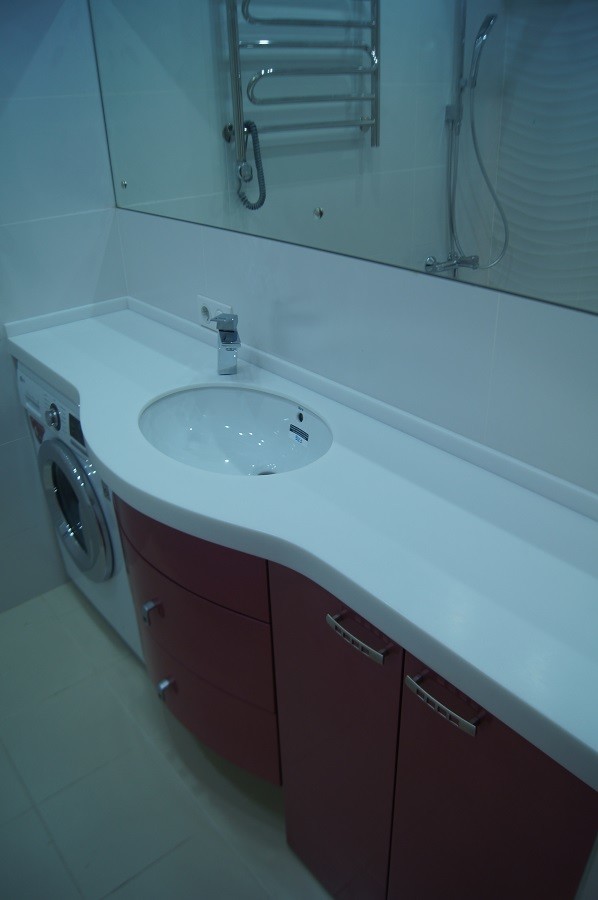 Мебель в ванную с гнутым фасадом