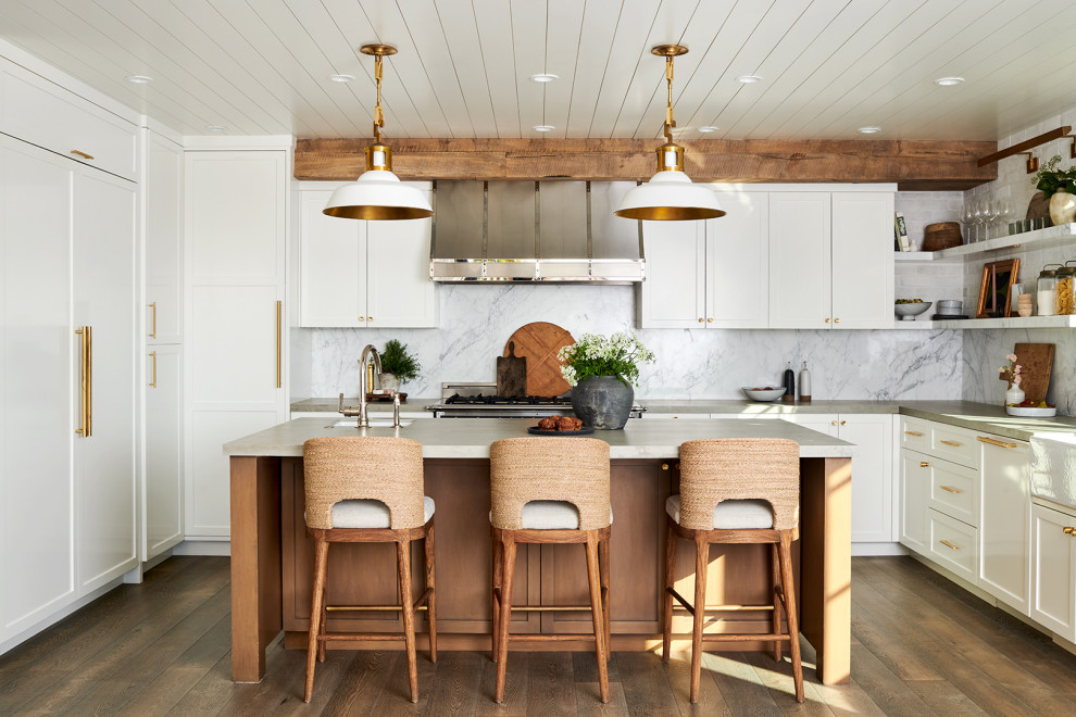 Beach style kitchen photo in Los Angeles