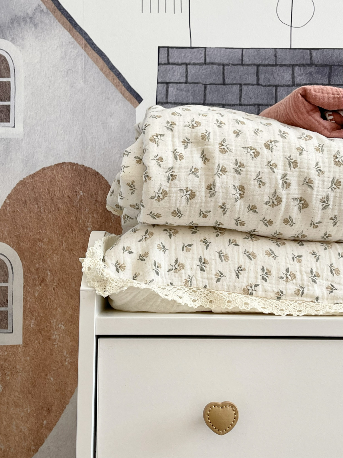 Интерьер детской комнаты для девочки