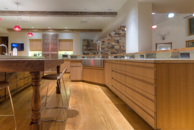 This is an example of a contemporary kitchen in Salt Lake City.
