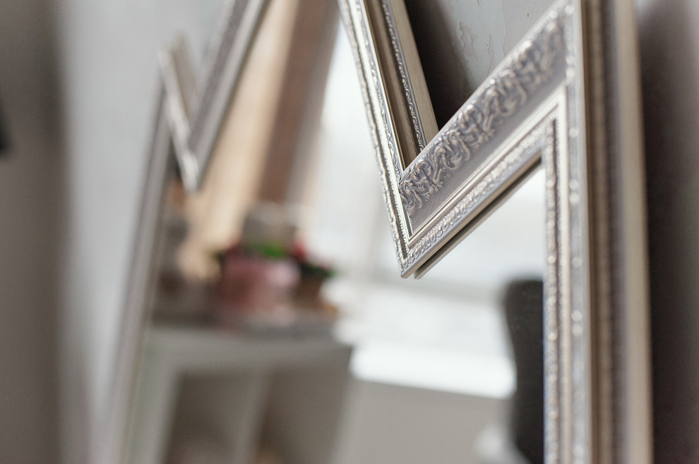 Интерьерное зеркало "Mirrored Tops".