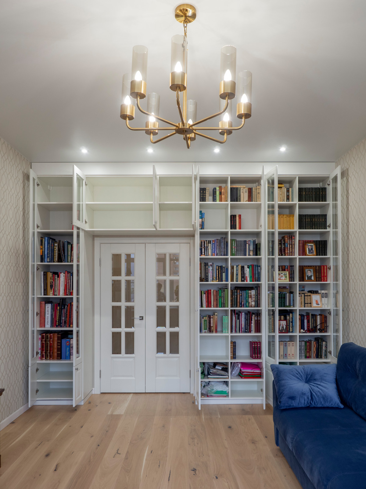 Меблировка спальни и кабинета в светло-мятном цвете